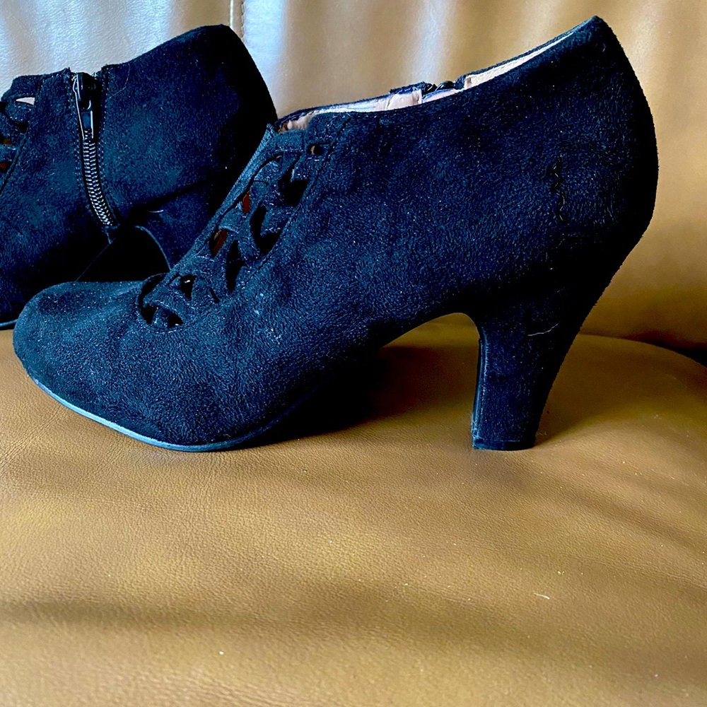 Black brushed suede heels